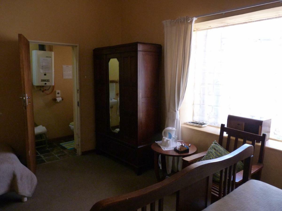 Walkerbouts Inn Rhodes エクステリア 写真